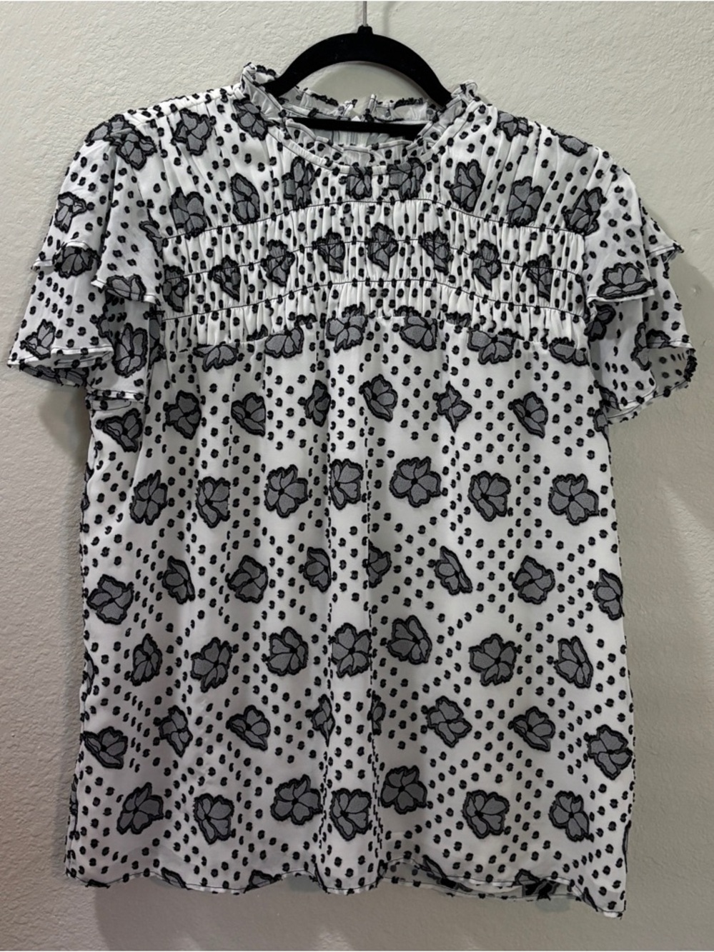 Ann Taylor Floral Black White Textured Polka Dot Ruffle Neck Blouse Size Medium